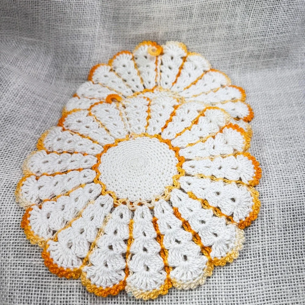 Vintage Handmade Crochet Sunflower Potholders Set of 2 White Orange Yellow 7.5in